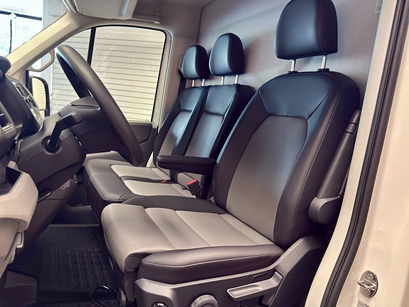 Volkswagen Crafter 35 17 of 27