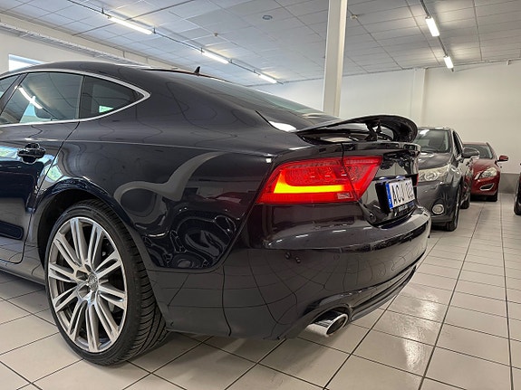 Audi A7 4 of 5
