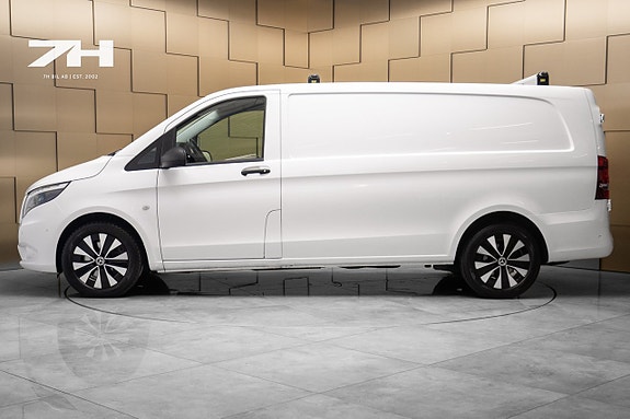 Mercedes-Benz Vito 119 2 of 5