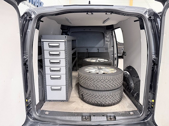 Volkswagen Caddy Maxi 10 of 19