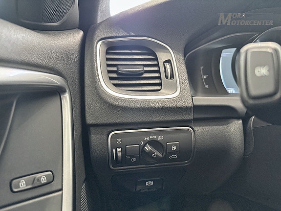 Volvo V60 9 of 14