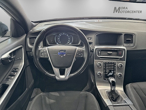 Volvo V60 7 of 14