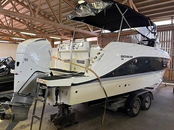 QUICKSILVER ACTIV 805 SUNDECK Mercury V8 300hk -19 2 of 5