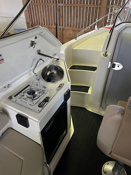 QUICKSILVER ACTIV 805 SUNDECK Mercury V8 300hk -19 5 of 5