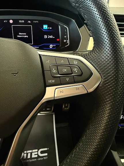 Volkswagen Passat Alltrack 22 of 27
