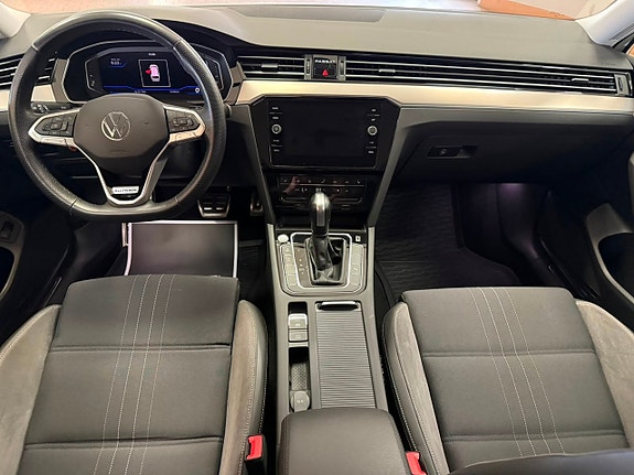 Volkswagen Passat Alltrack 17 of 27