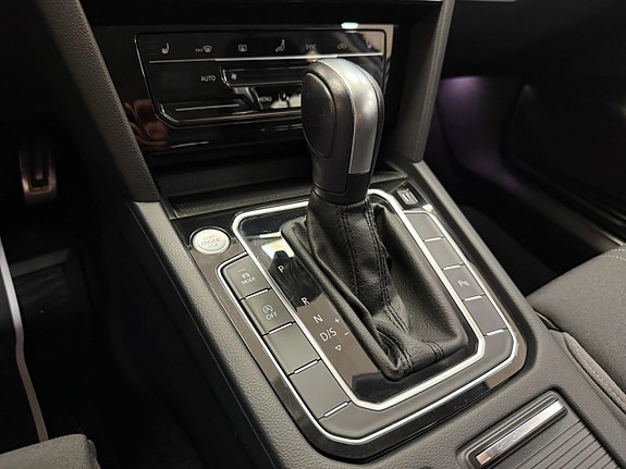 Volkswagen Passat Alltrack 21 of 27