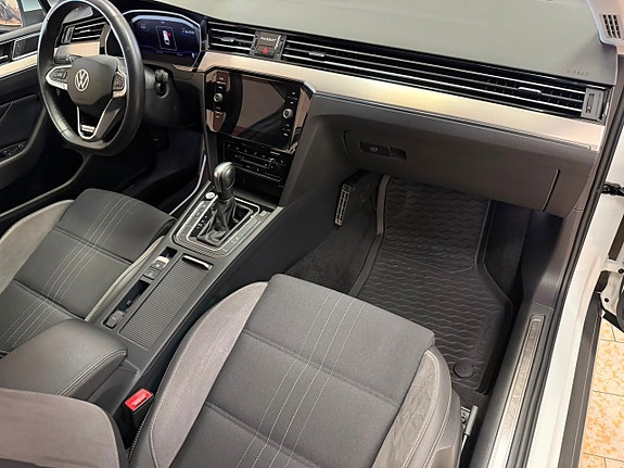 Volkswagen Passat Alltrack 18 of 27