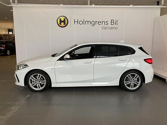 BMW 118i 2 of 5
