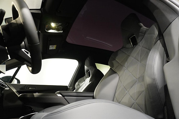 BMW iX 15 of 18