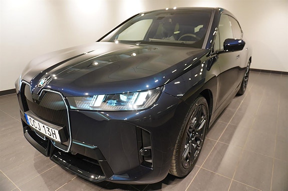 BMW iX 17 of 18