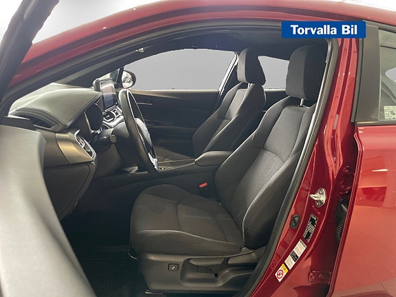 Toyota C-HR 8 of 14