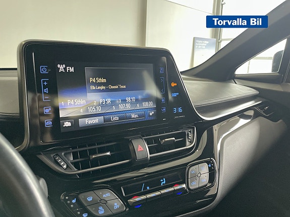 Toyota C-HR 11 of 14