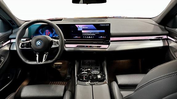 BMW 530e 4 of 5