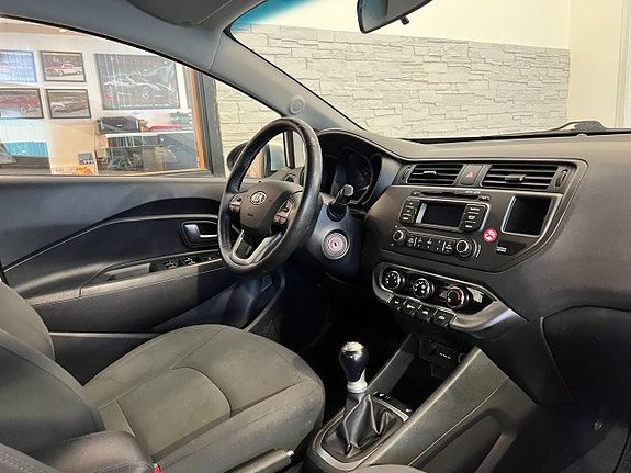 Kia Rio 12 of 17