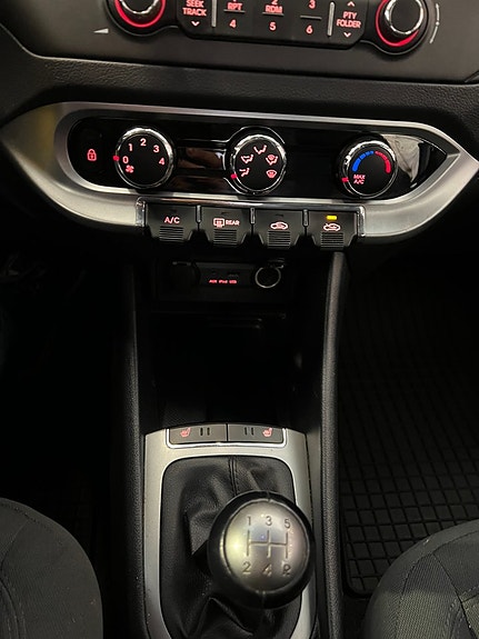 Kia Rio 13 of 17