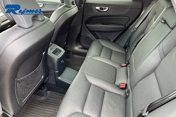 Volvo XC60 16 of 21