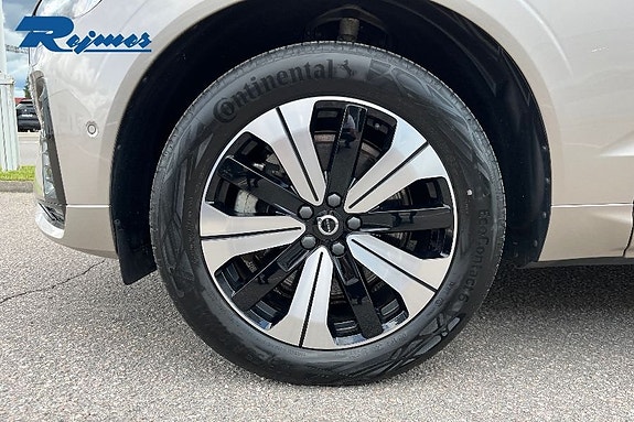 Volvo XC60 19 of 21