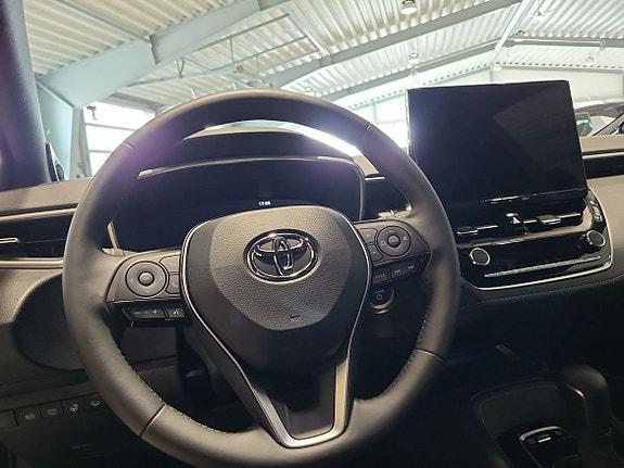 Toyota Corolla 13 of 19