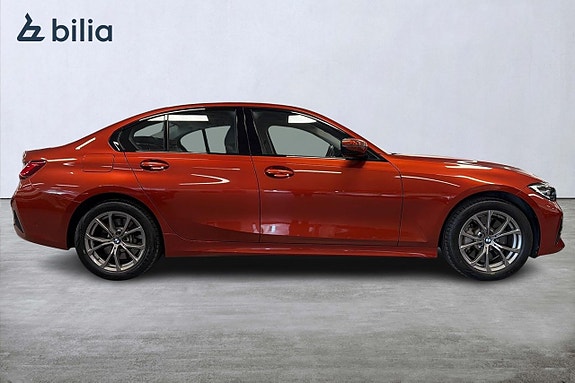 BMW 330e 16 of 18