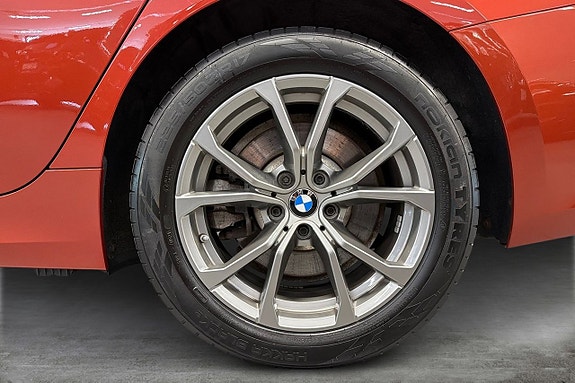BMW 330e 15 of 18