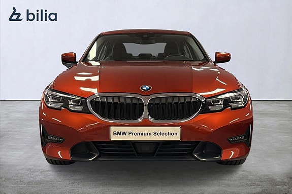 BMW 330e 5 of 18