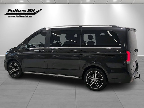 Mercedes-Benz V300 d 3 of 5