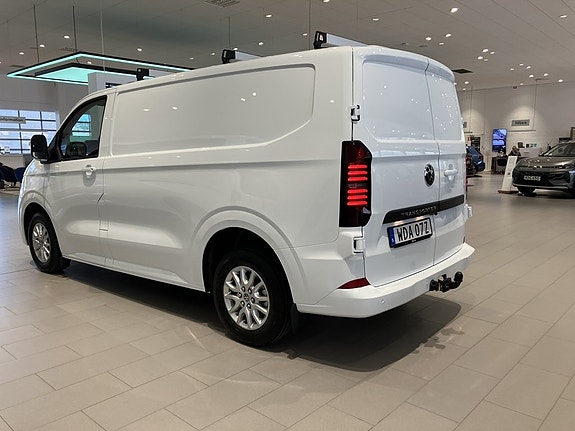 Volkswagen Transporter 2 of 5