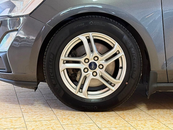 Ford Focus 12 of 23