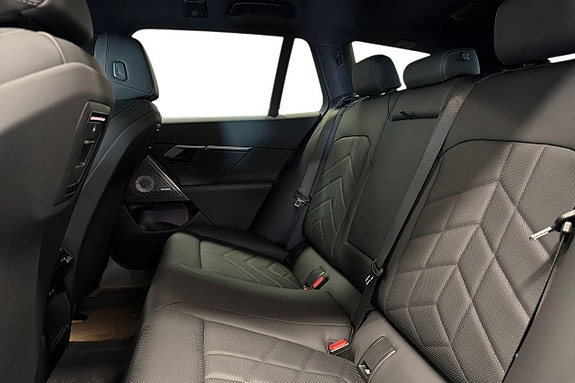 BMW 530e 11 of 18