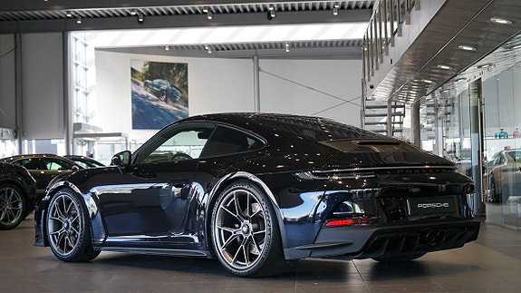 Porsche 911 2 of 5