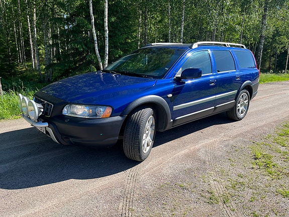 Volvo XC70 2 of 5