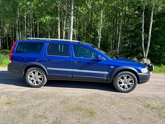 Volvo XC70 3 of 5