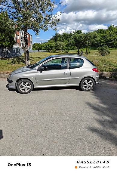 Peugeot 206 2 of 5