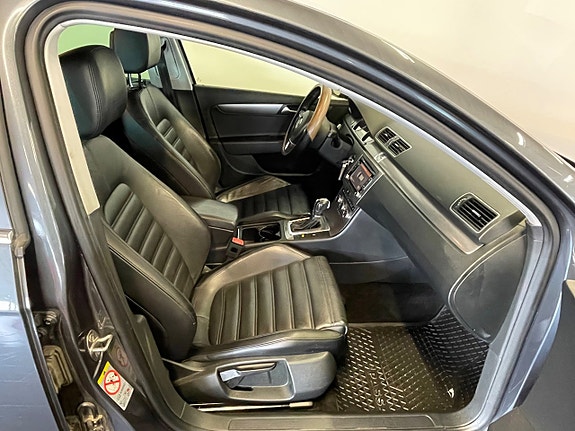 Volkswagen Passat 9 of 15