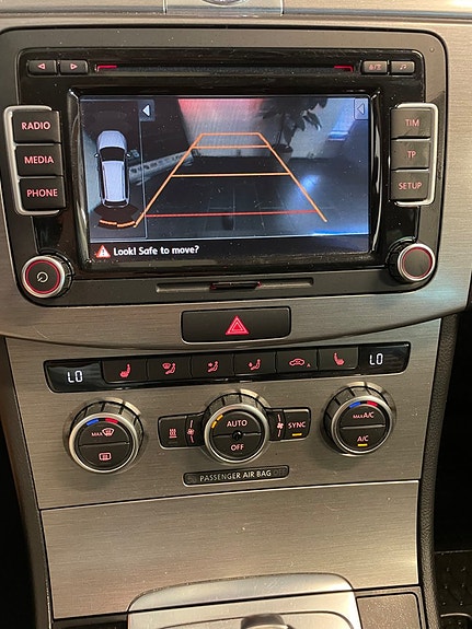Volkswagen Passat 13 of 15