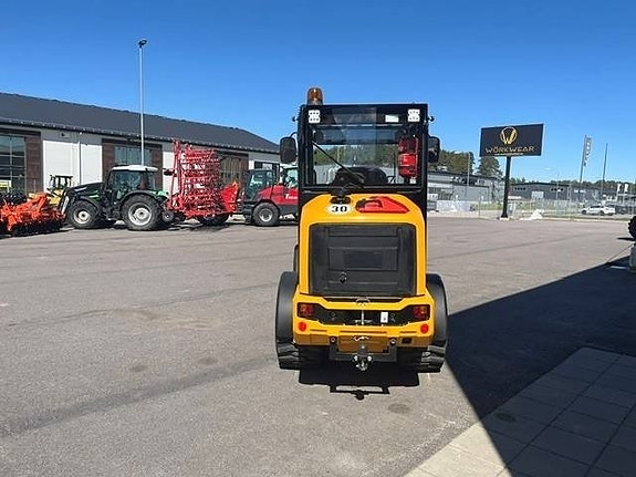 JCB 403 5 of 10