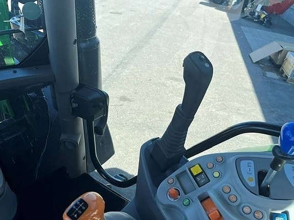 Deutz-Fahr 5125 8 of 11