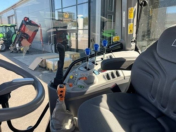 Deutz-Fahr 5125 7 of 11