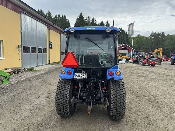 New Holland Boomer 50 2 of 10