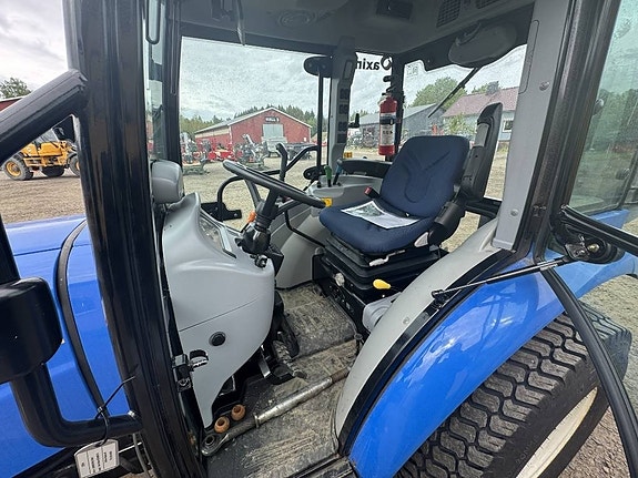 New Holland Boomer 50 5 of 10