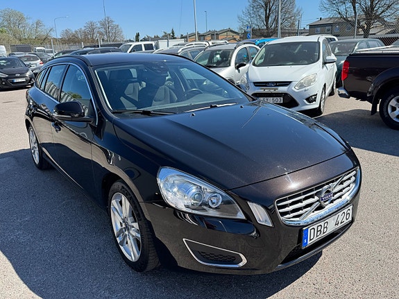 Volvo V60 4 of 5