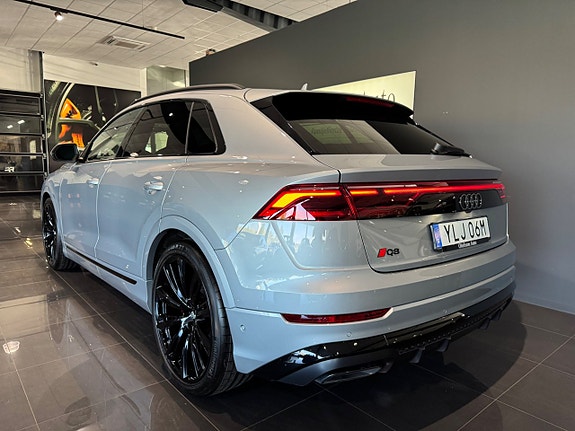 Audi Q8 2 of 5