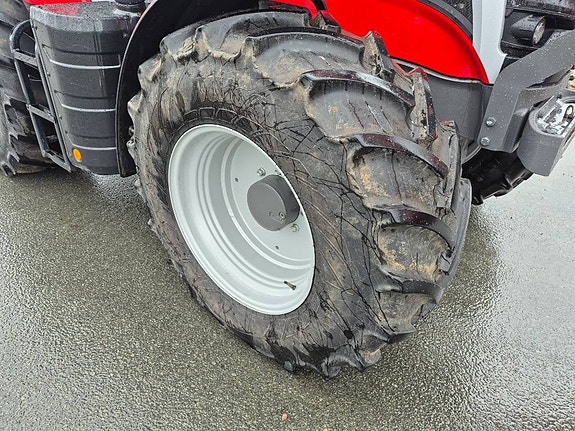 Massey Ferguson 6s.155 Efficient Dyna-6 DEMO 9 of 17