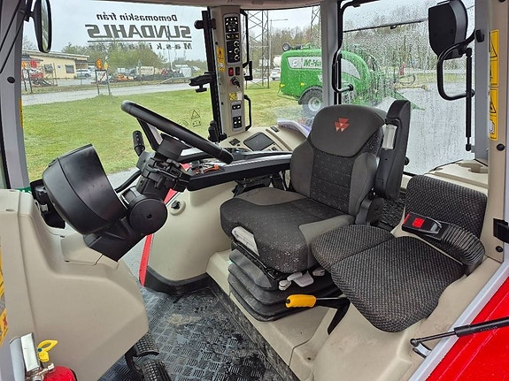 Massey Ferguson 6s.155 Efficient Dyna-6 DEMO 13 of 17