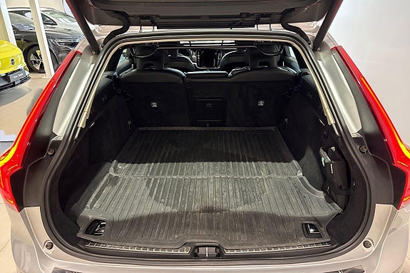 Volvo V90 Cross Country 12 of 19