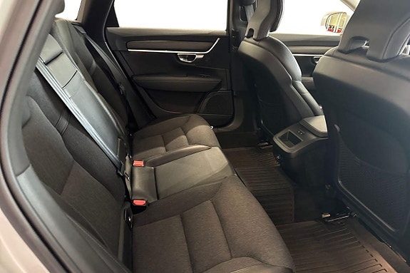 Volvo V90 Cross Country 9 of 19