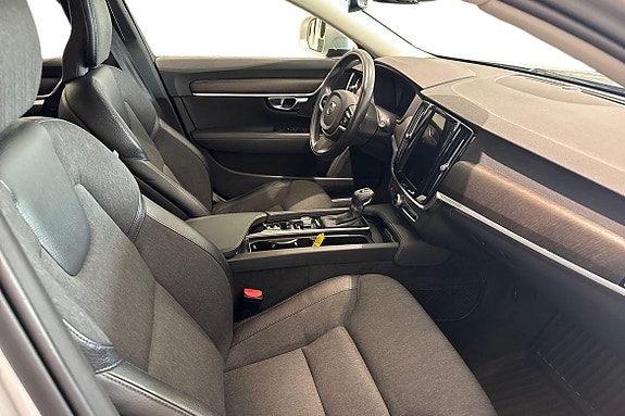 Volvo V90 Cross Country 7 of 19