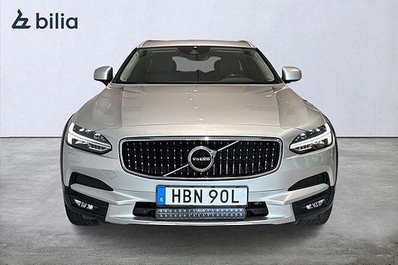 Volvo V90 Cross Country 6 of 19