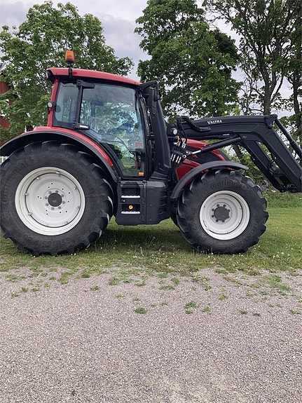 Valtra N 174 2 of 9